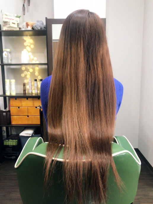 腰から下まで伸びた髪のヘアドネーション Long To Short