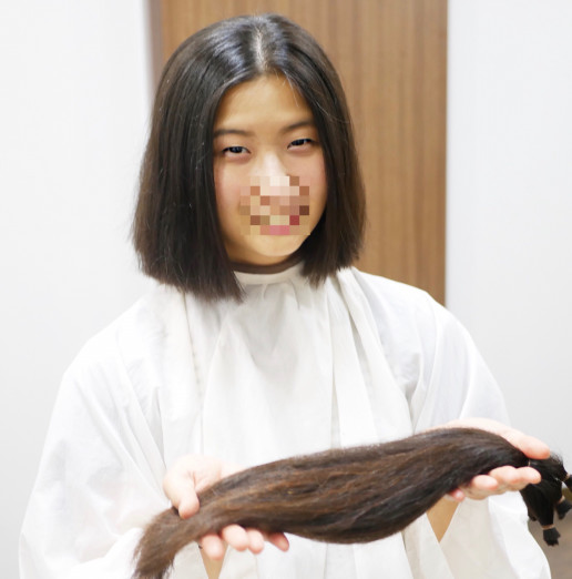 長期海外ボランティアに行く前にバッサリ断髪ヘアドネーション Long To Short