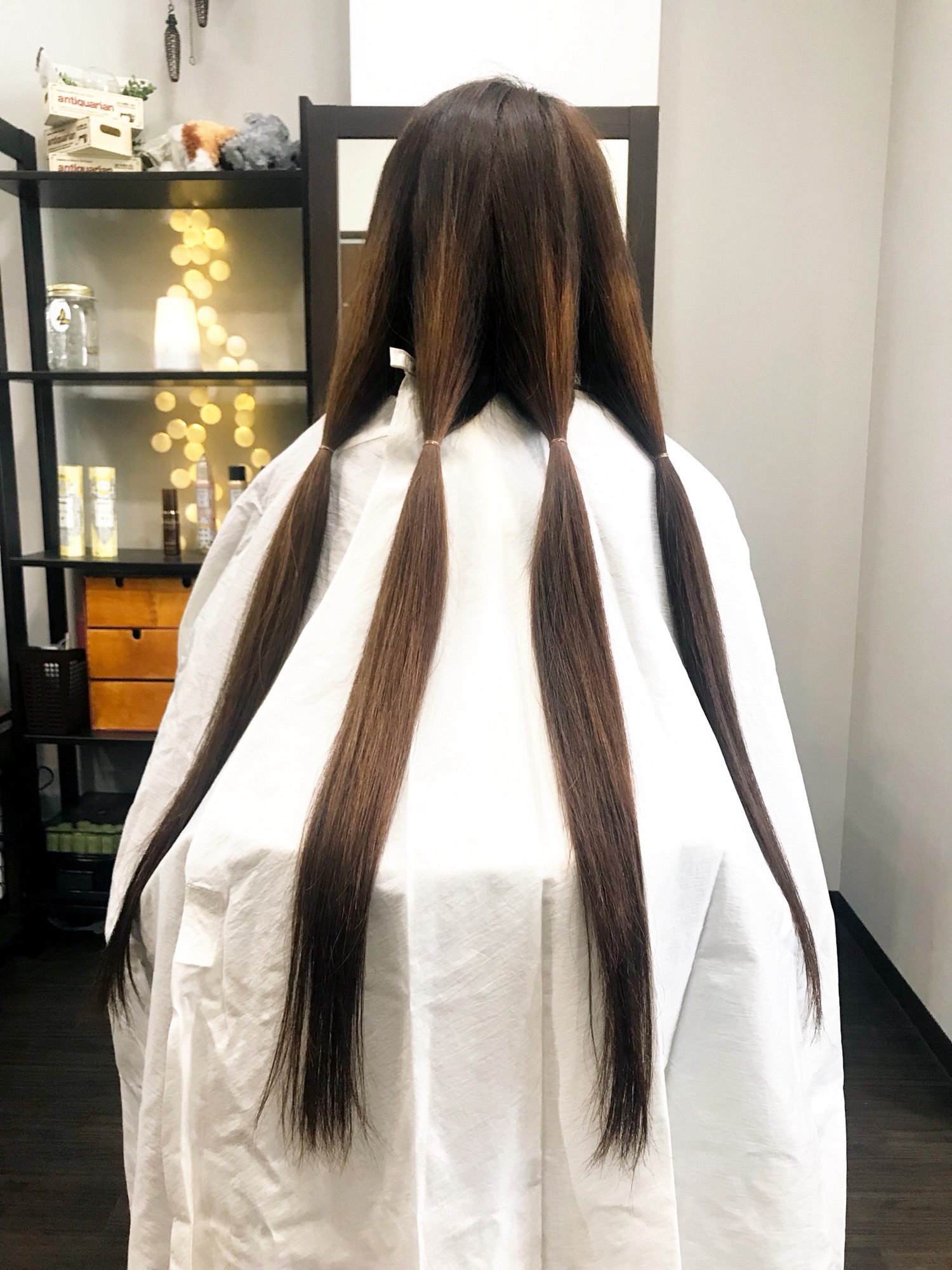 腰まで伸びた髪、、ヘアカット真心さんで真心こめて断髪式❤️ | 新妻有希恵