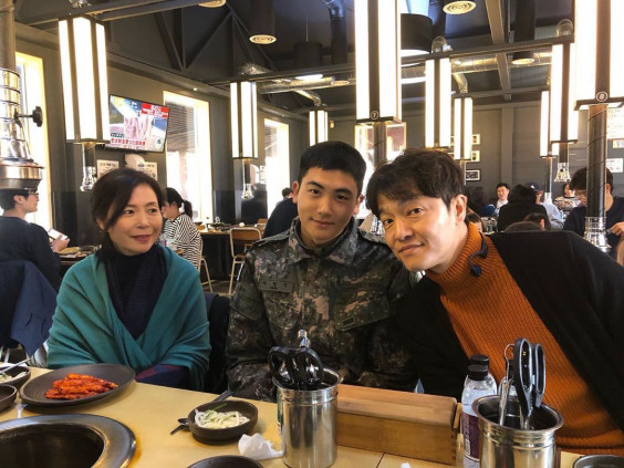19 11 11イヨンジンinstagramよりパクヒョンシク Syain S 식룸 19 11 11イヨンジンinstagramよりパクヒョンシク Syain S 식룸