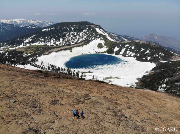 魔女の瞳の開眼 一切経山 山からはじまる福島の旅 やまふく 山の案内人ブログ 新着情報