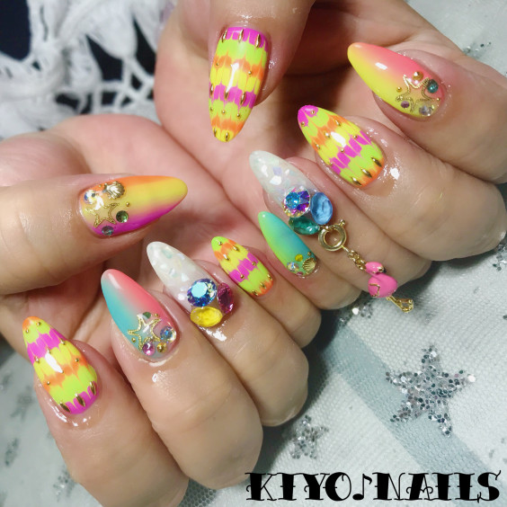 Newパーツ 取り外し可能なゆらゆらチャーム 横浜の個性派ネイルサロン Kiyonails