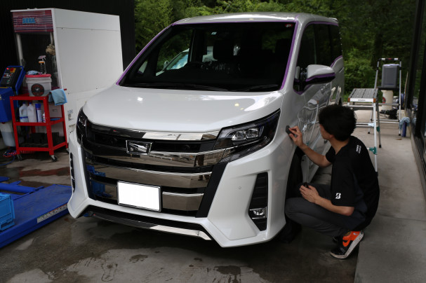 トヨタ ノア 新車 コーティング 納車前 高崎で輸入車 中古車売買 コーディングならblaze ブレイズ へ Blaze Total Car Support Modify In Takasaki Gunma トヨタ ノア 新車 コーティング 納車前 高崎で輸入車 中古車売買 コーディングならblaze ブレイズ へ Blaze Total Car Support Modify In Takasaki Gunma