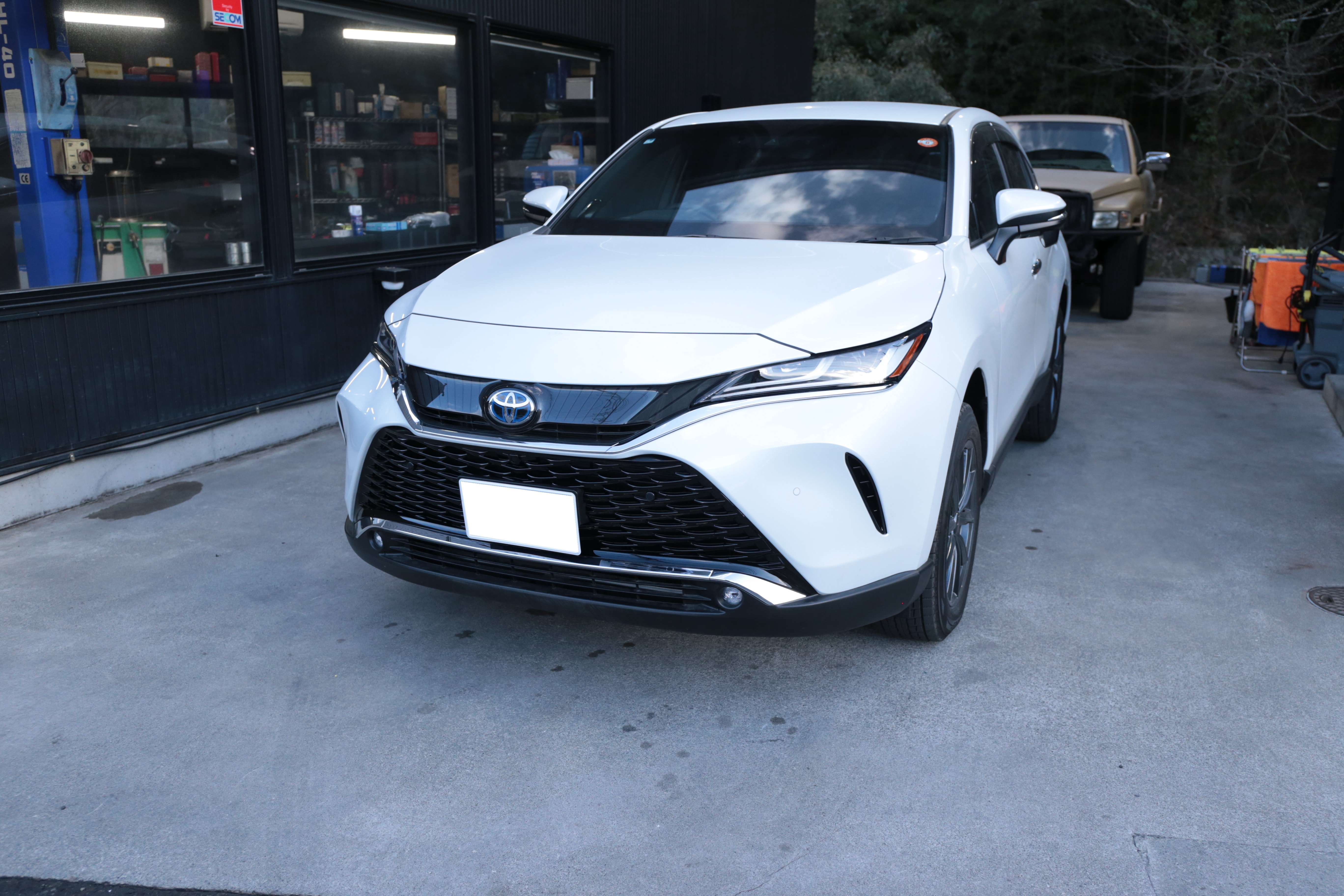 トヨタ純正 ハリアー 80 PHEV フロント ロア グリル ダクト カメラ