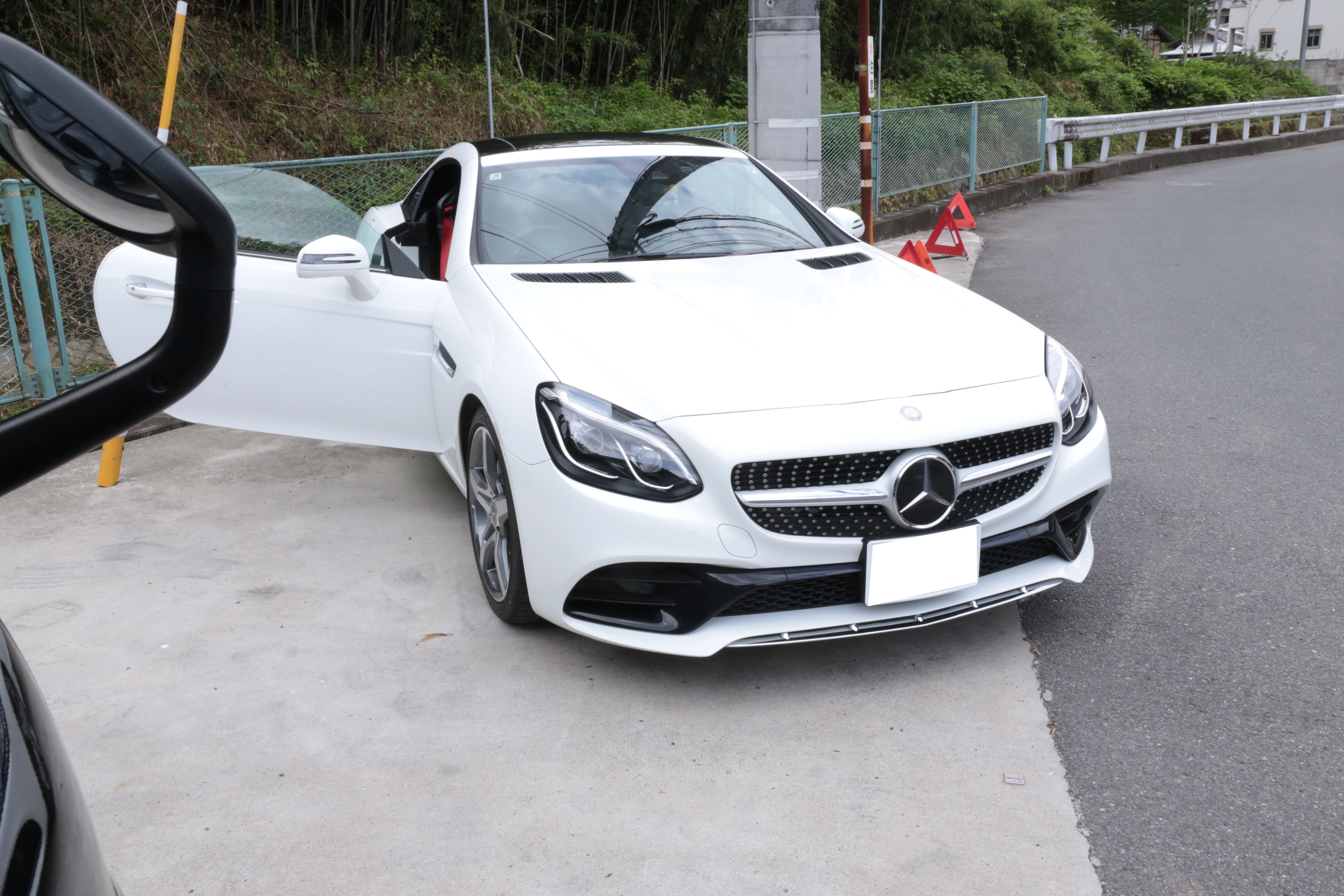 MercedesBenz メルセデスベンツ SLC 車検 サブバッテリー ドアハンドル