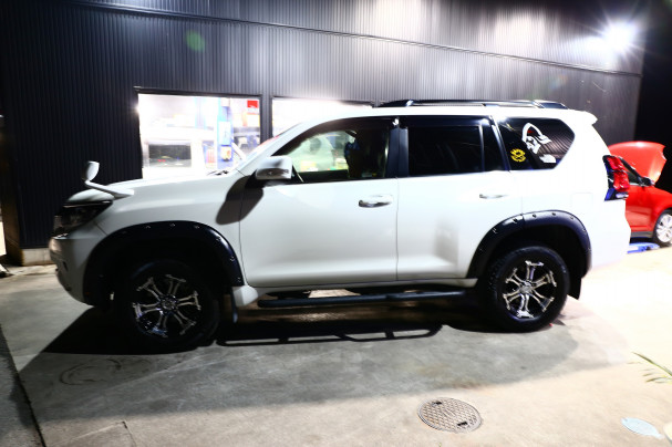 ランドクルーザー プラド 持ち込みオーバーフェンダー取り付け 高崎で輸入車修理 中古車売買 コーディングならblaze ブレイズ へ Blaze Total Car Support Modify In Takasaki Gunma