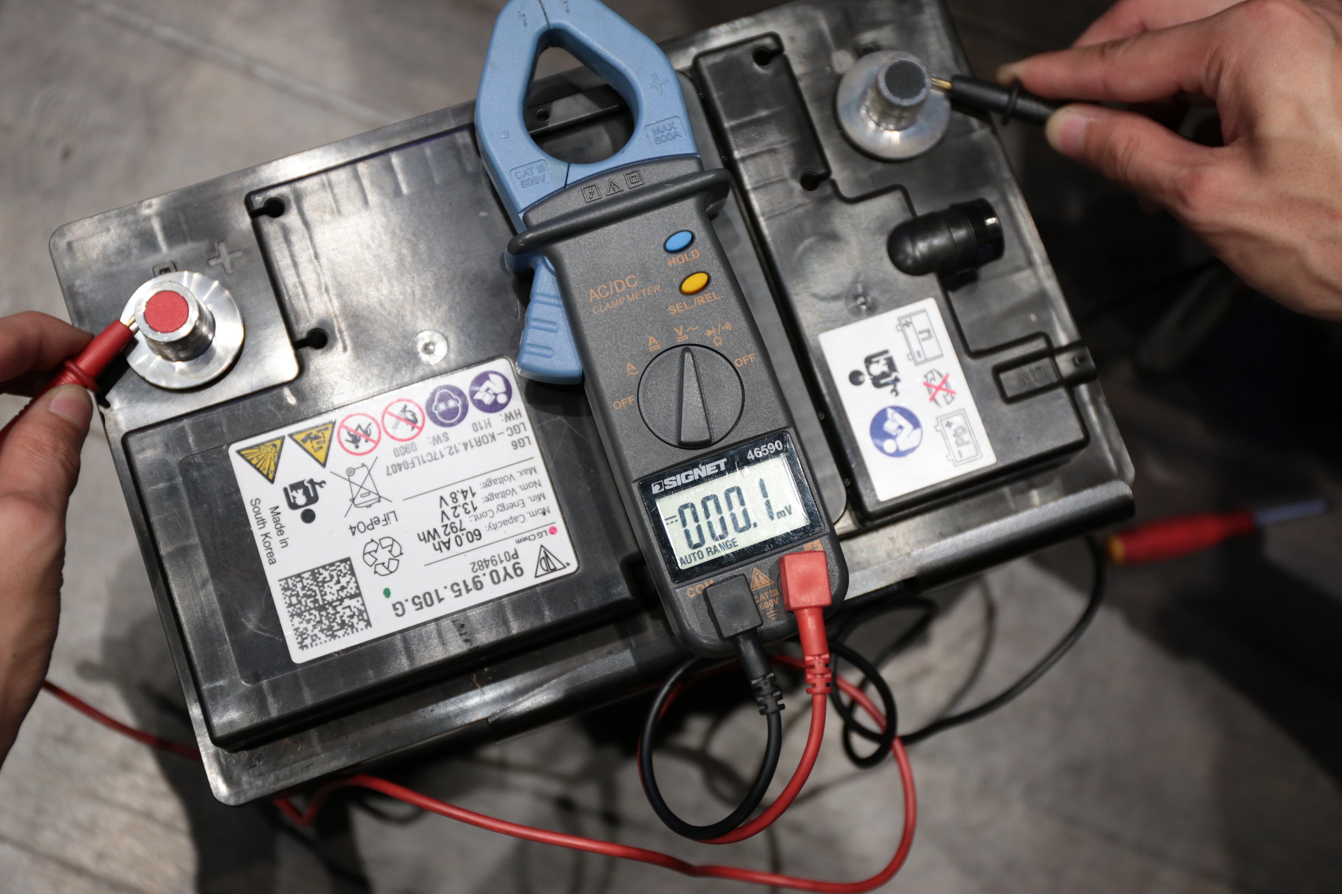 ポルシェ カイエンS ②E3K29A バッテリー低下 車両