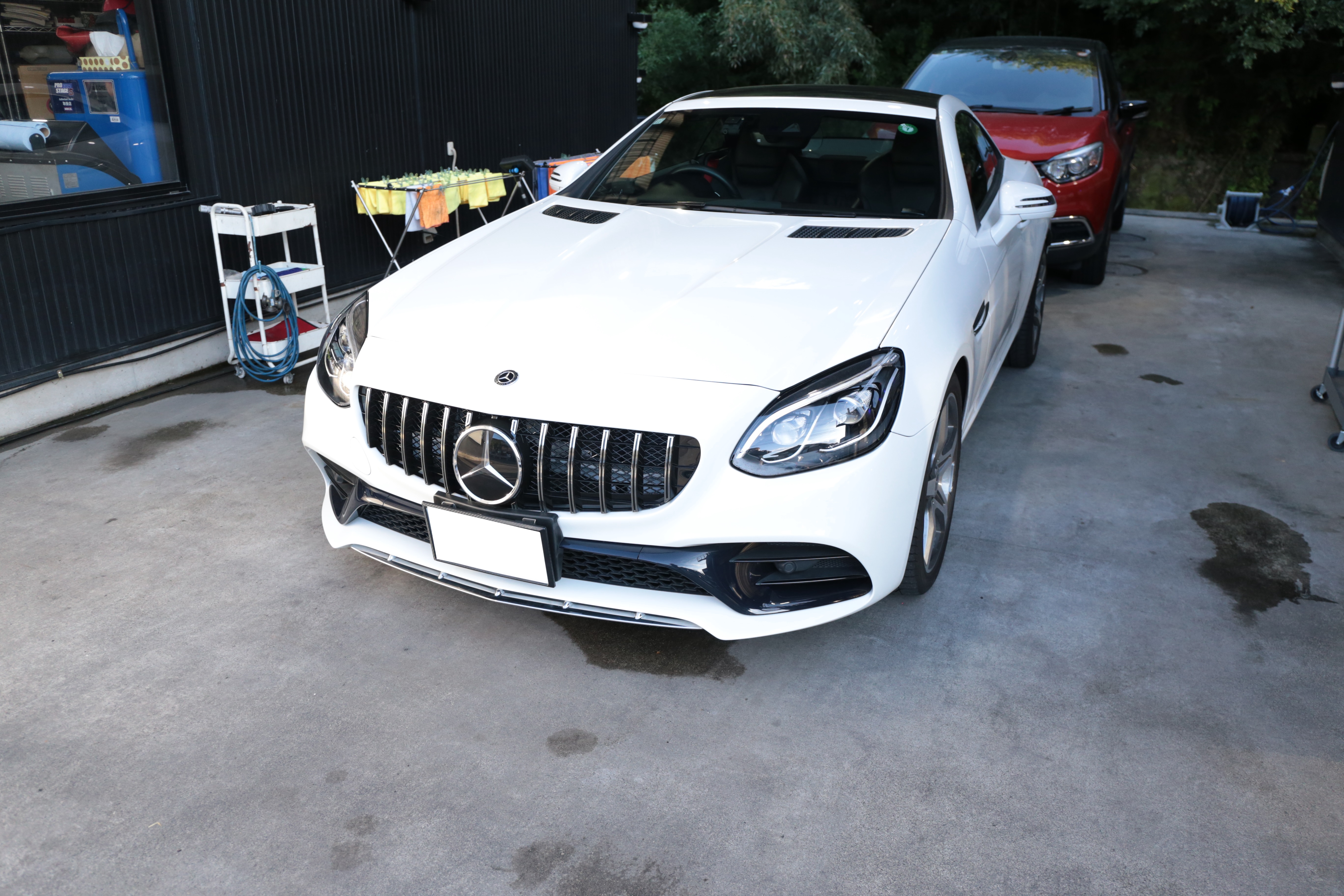 Mercedes-Benz SLC R172 純正フロントダイヤモンドグリル Mercedes-Benz SLC R172 純正フロントダイヤモンドグリル Mercedes