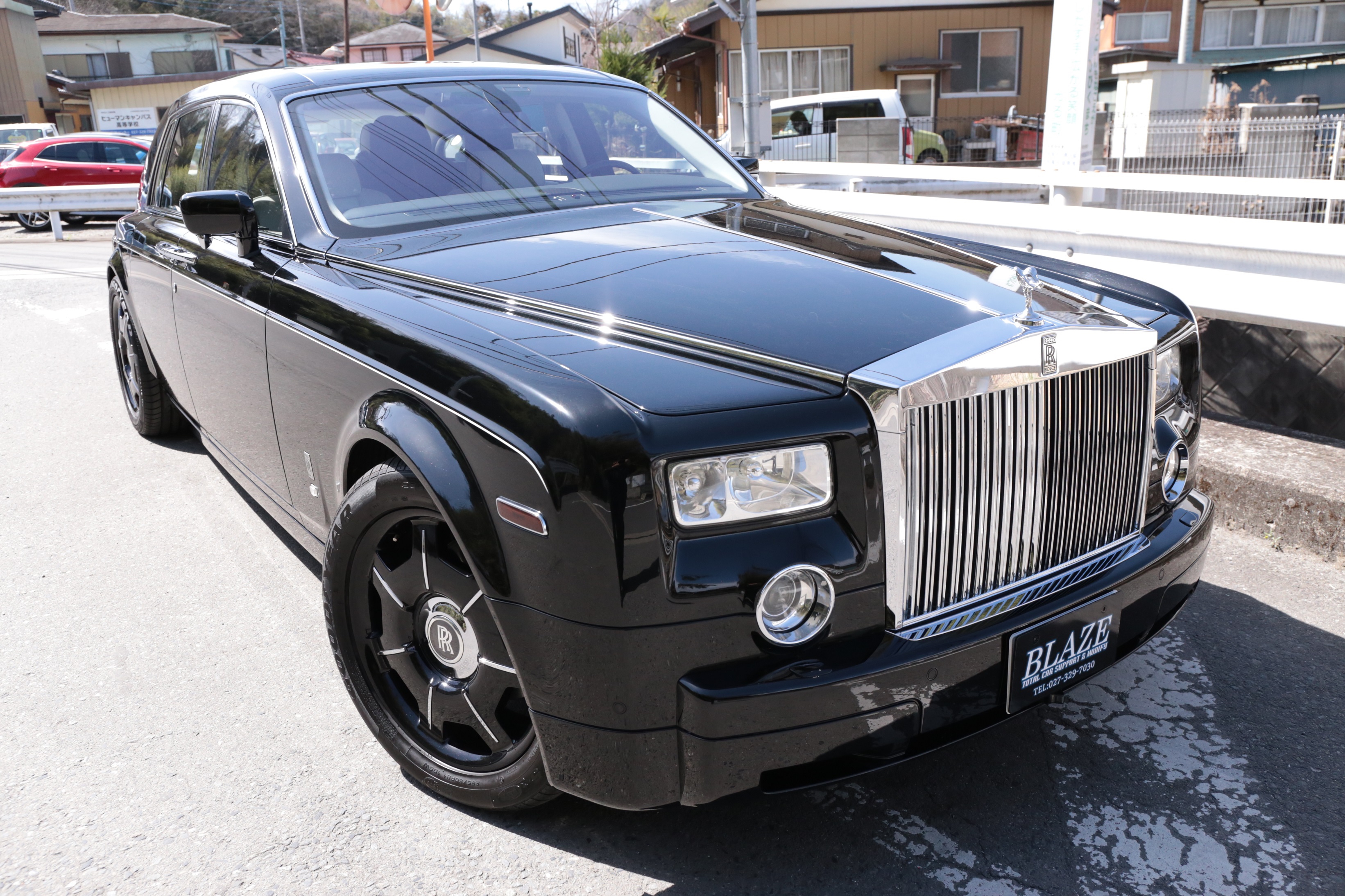 ロールスロイス ファントム SWB V12 6.75L 2007モデル 走行