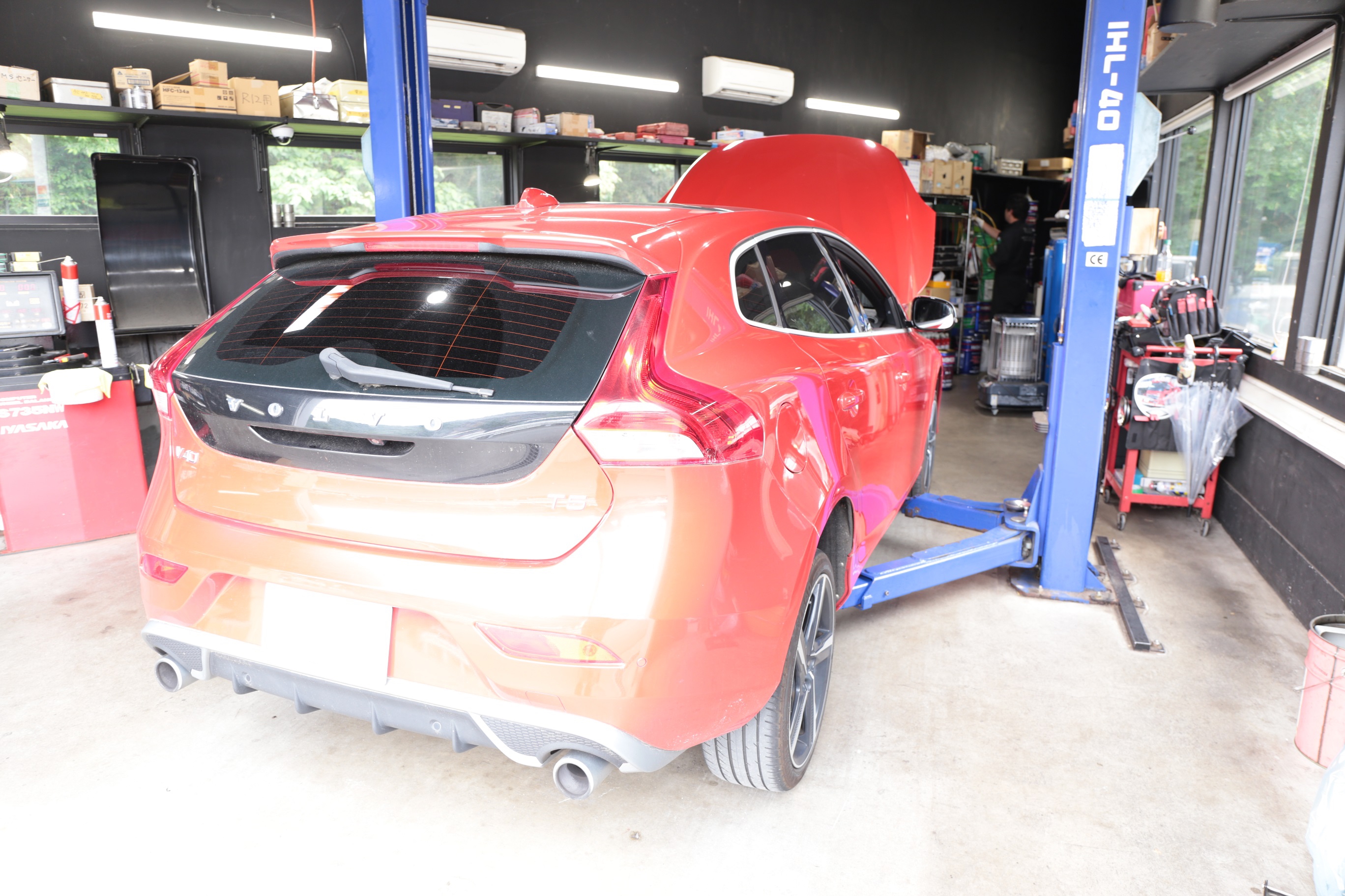 ボルボ V40 T5 持ち込みエアコン コンプレッサー交換 群馬県 高崎市
