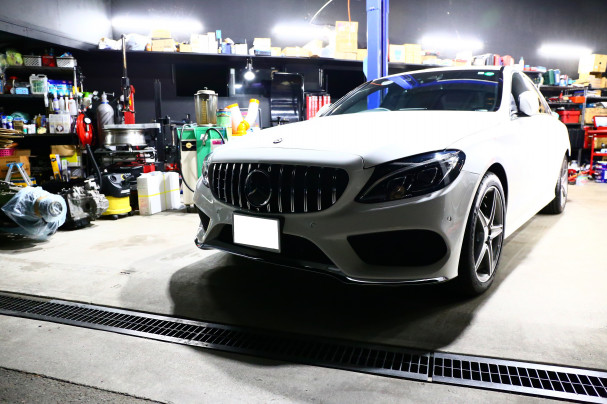 メルセデスベンツ W5 パナメリカーナグリル 交換 ヴァルド 高崎で輸入車 中古車売買 コーディングならblaze ブレイズ へ Blaze Total Car Support Modify In Takasaki Gunma