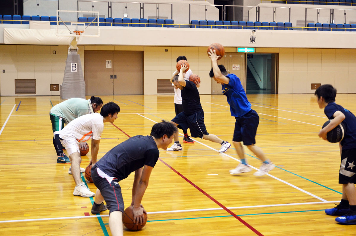 7686円 【爆売りセール開催中！】 Basketball Skills Coaching ～見て学ぶ 選手 コーチ