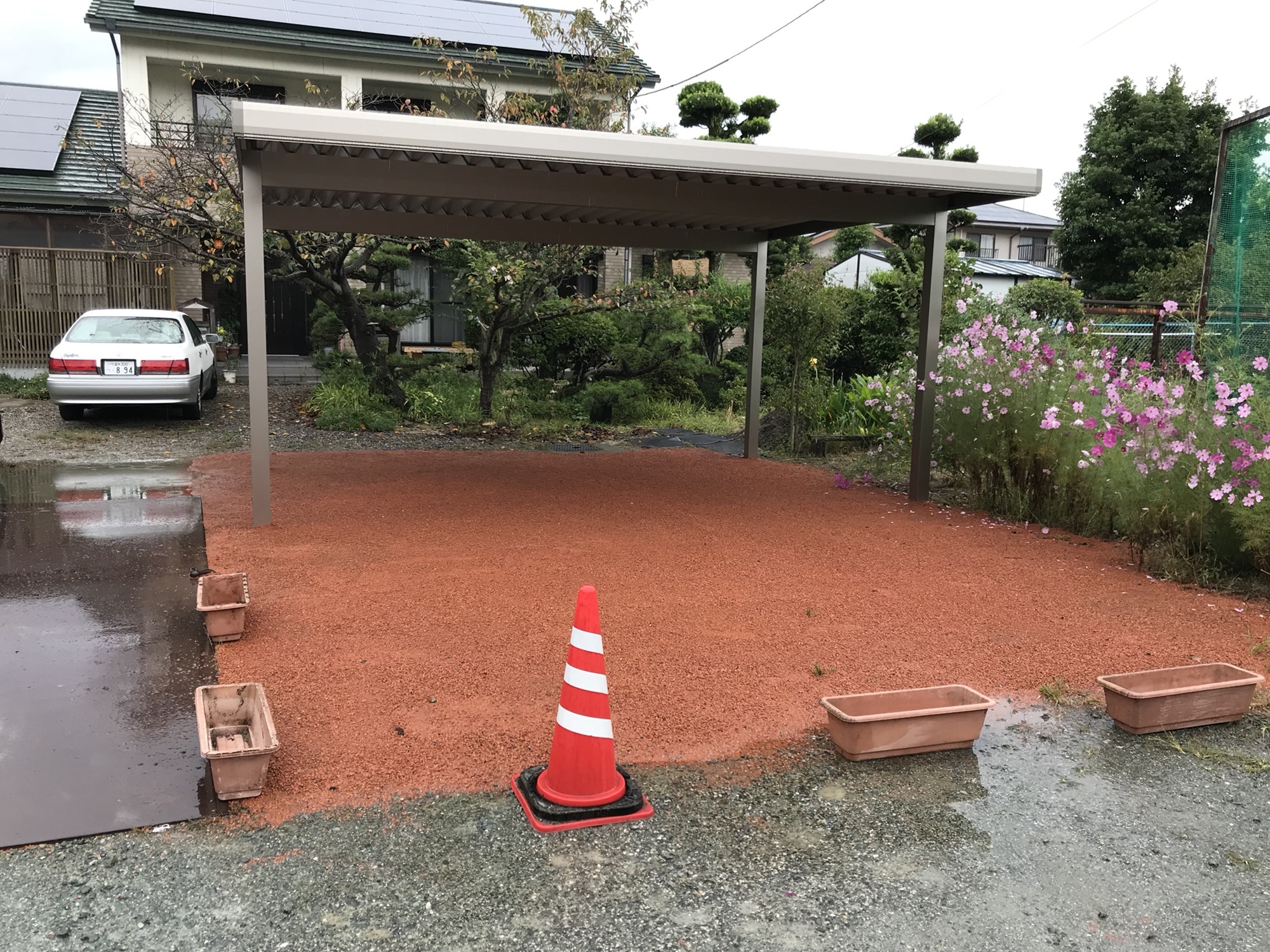 瓦チップ小チップ駐車場 | 株式会社大藪瓦工業 （福岡県筑後市の屋根工事店） 福岡県の屋根の葺き替え工事承ります。 雨漏り修理 台風留め