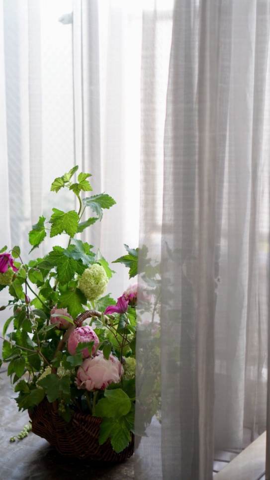ピヴォワンヌのコンポジション Dans La Marge 花のある暮らし 花が教えてくれること ピヴォワンヌのコンポジション Dans La Marge 花のある暮らし 花が教えてくれること