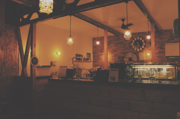 木造倉庫のリノベーション イリヤプラスカフェ カスタム倉庫 Renovation Of Woody Warehouse Iriya Plus Cafe Custom Warehouse 東京散歩コース