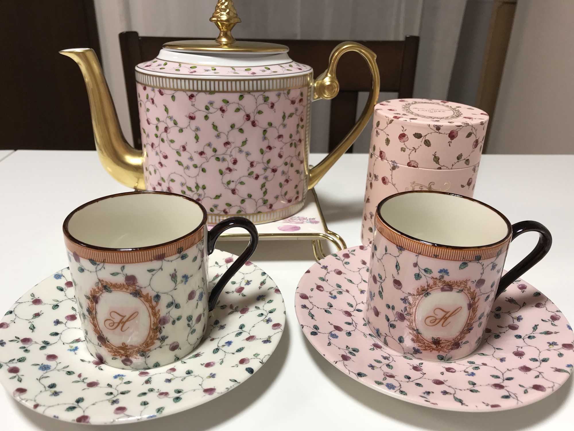 LADUREE ラデュレ ティーポット ティーカップ＆ソーサー 品質が htckl