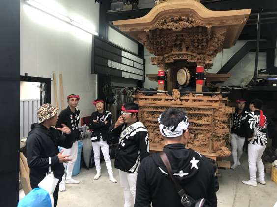 和泉府中 東泉寺だんじりを取材 美福連合中山だんじりトップページ 大阪府堺市南区の堺だんじり 少年團 青年團 拾伍人組 随時募集中 中山 大森 上北 檜尾 野々井 北高尾 大庭寺 7町で組織される美福連合 堺市南区美福連合 祭