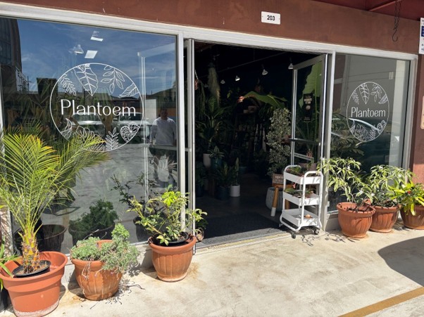 緑あふれるガーデンカフェ「Plantoem」 | セブンシグネチャーズ