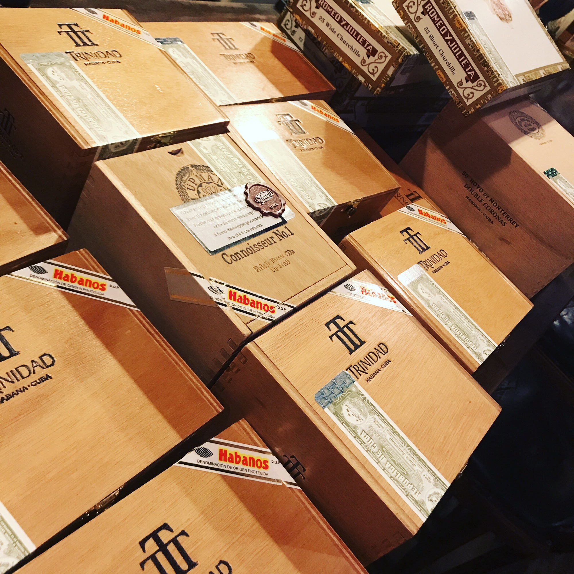 初めての輸入申請の成果 Bar Rudies 渋谷駅前にあるシガーとパイプが楽しめるシガーバー