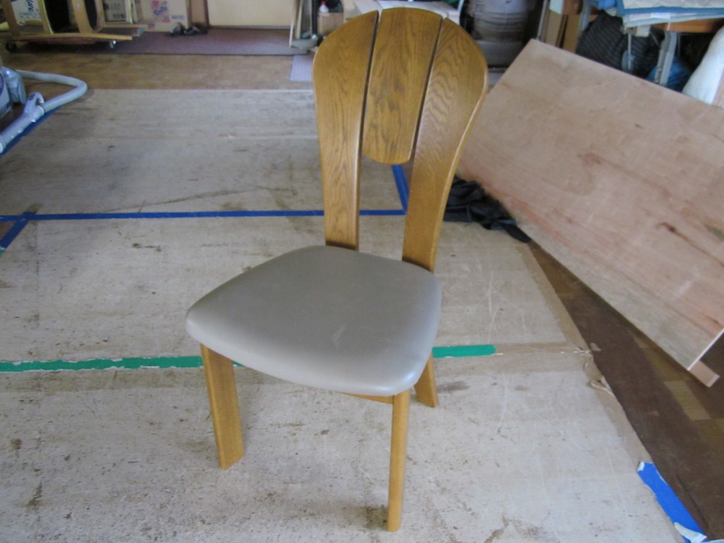 浜本工芸 椅子 張替え | タック家具サービス札幌 携帯電話の写真で簡単見積 椅子修理・張替・クッション交換 座り心地が悪くなったり汚れが気に