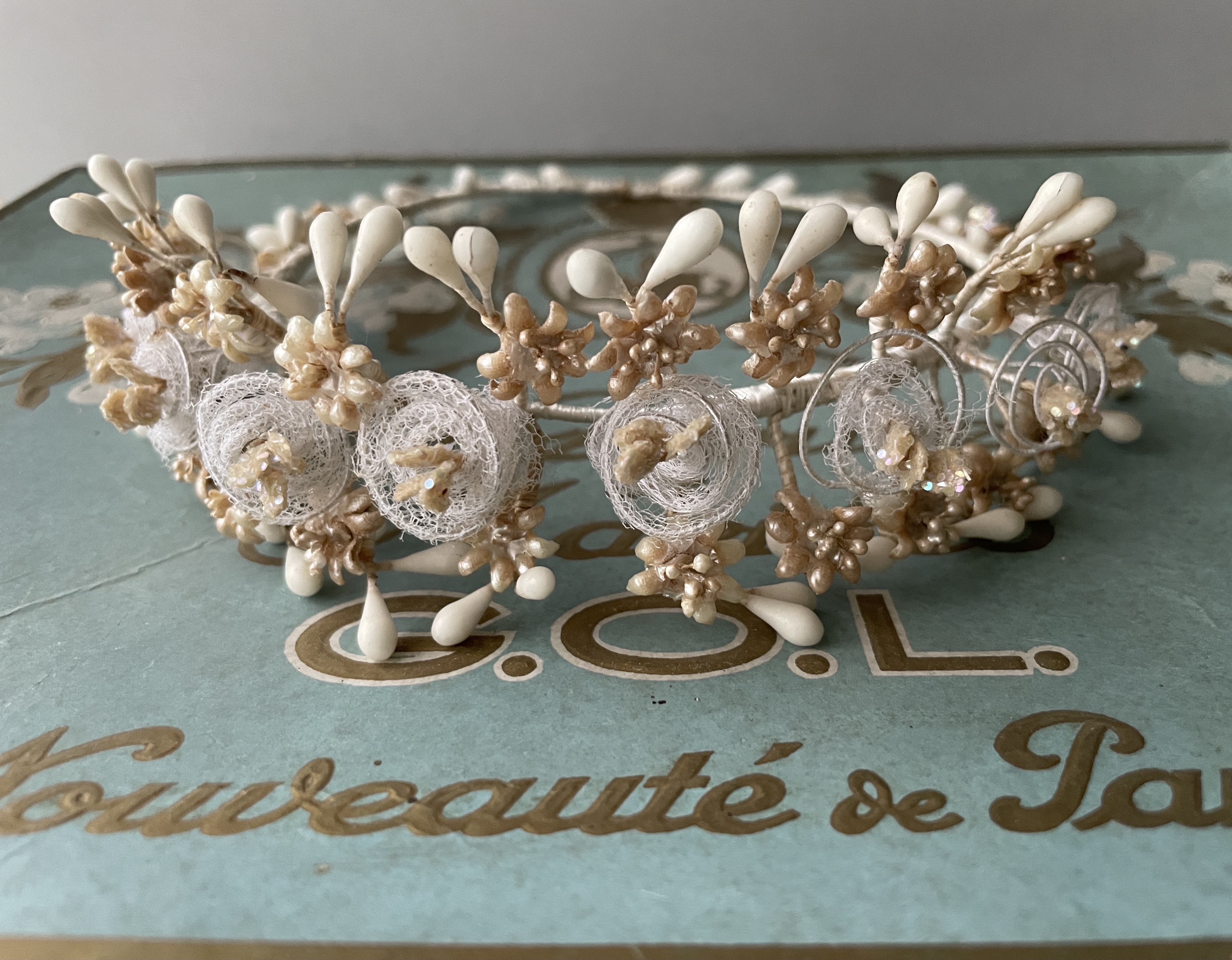 美品　パールのティアラ王冠　 花冠　フランスアンティーク　ワックスフラワー e57859800d493bcfca58b5fff81a7e