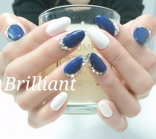 ネイビー ホワイト キラキラネイル Brilliant Nail Salon