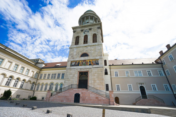 パンノンハルマのベネディクト会修道院とその自然環境 ハンガリー World Heritage Site