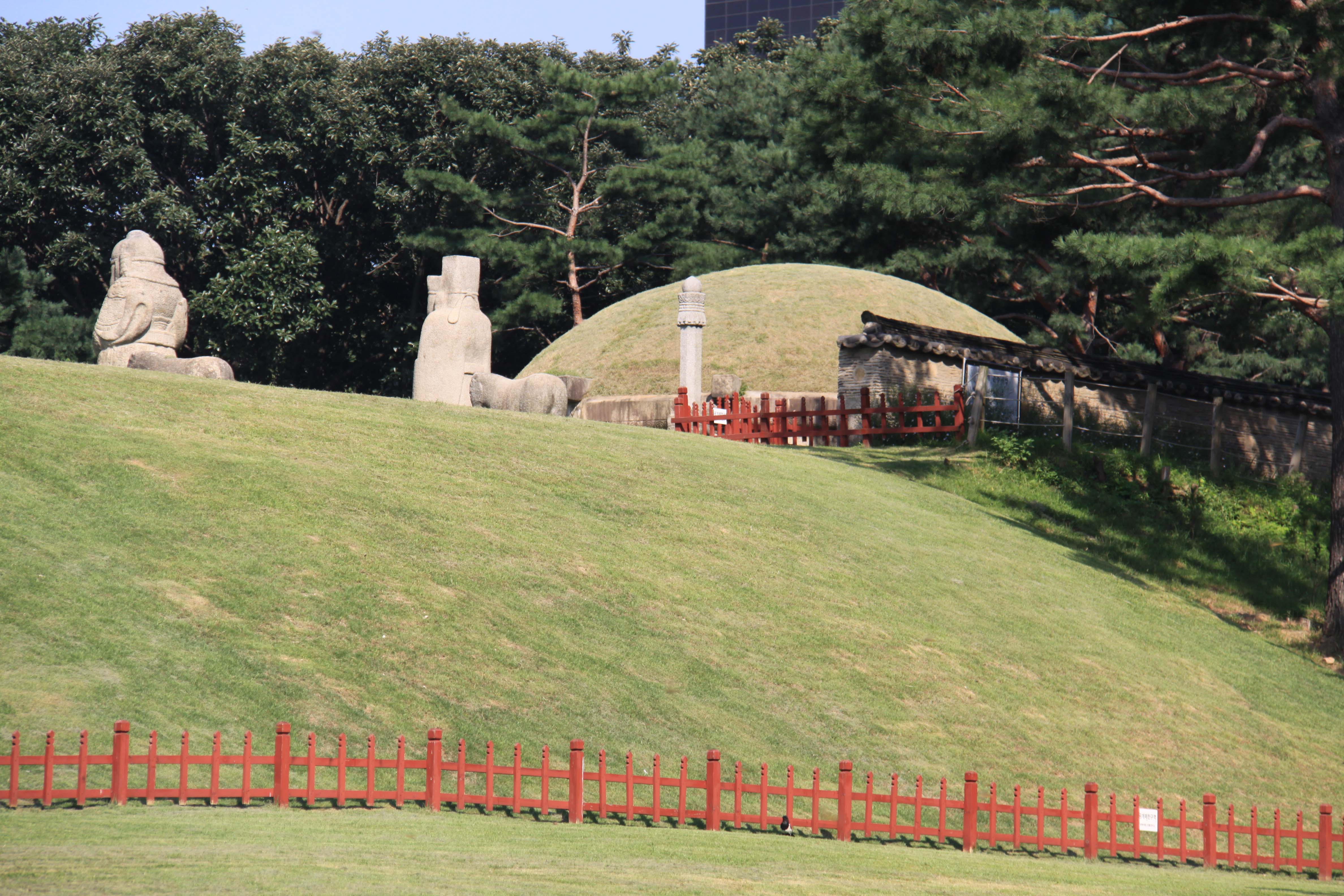朝鮮王朝の王墓群(韓国) | World Heritage site 朝鮮王朝の王墓群(韓国) | World Heritage site