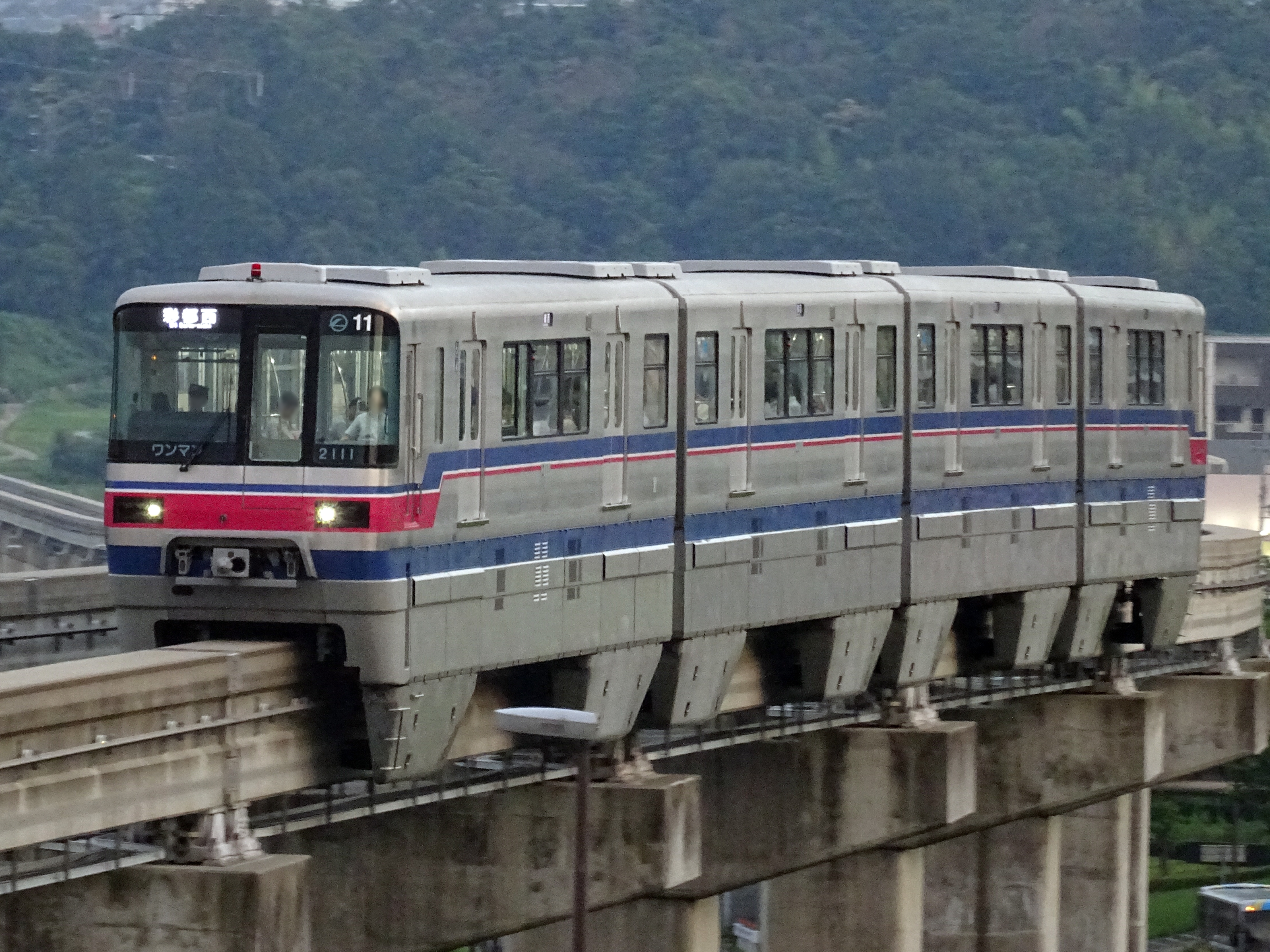 大阪モノレール阪急電鉄ラッピング車、行先表示器がLED化