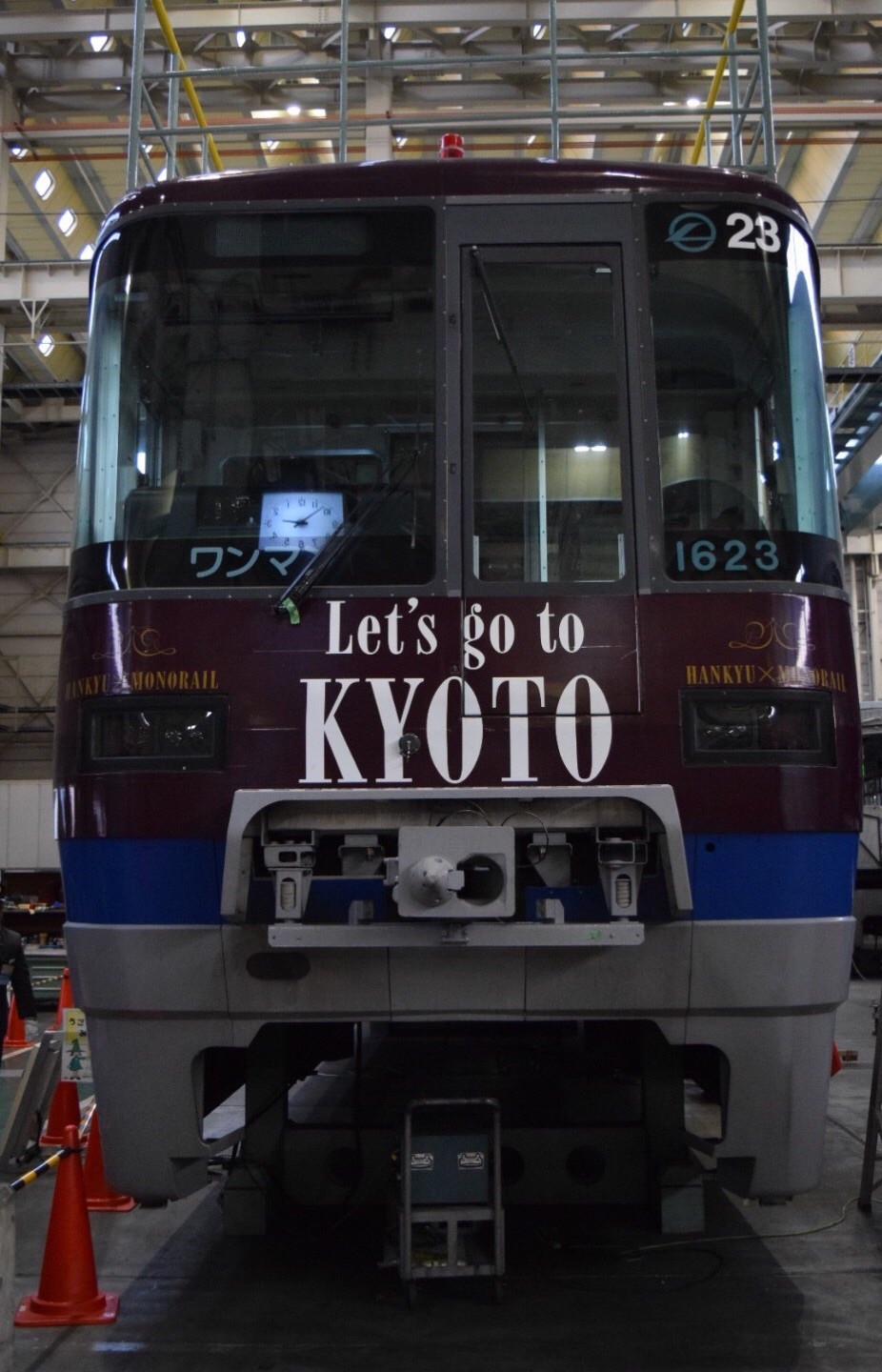大阪モノレール阪急電鉄ラッピング車、行先表示器がLED化