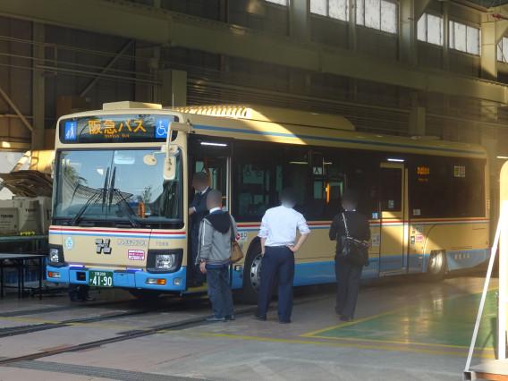 桃山台車庫に阪急バス 北急秋のふれあいフェスティバル17 Kansai Transport Com