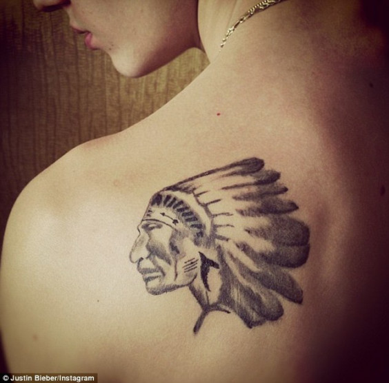 ジャスティンの体には一体いくつのタトゥーがあるの？？ | Biebs.jp, 画像サイズ:564x556