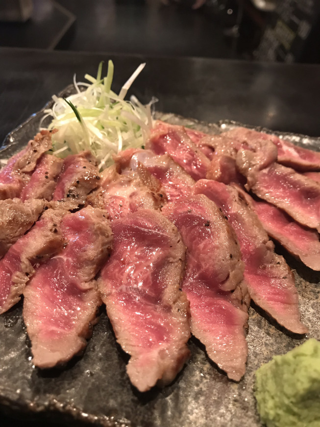 炙り牛刺し 浪漫亭