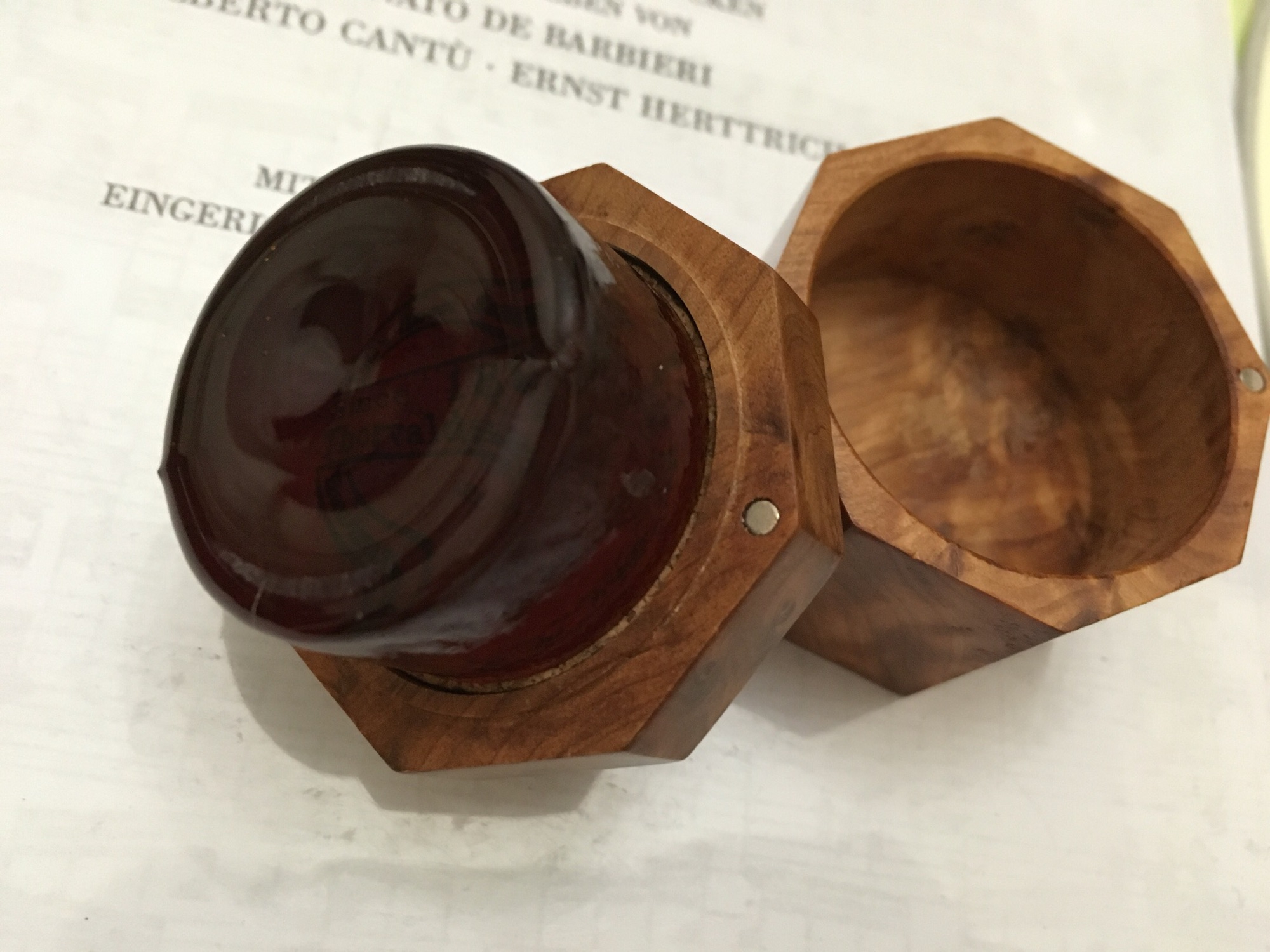 ギョーム 松脂 木箱入り 未使用 ギョーム 松脂 希少木箱 新品の松脂