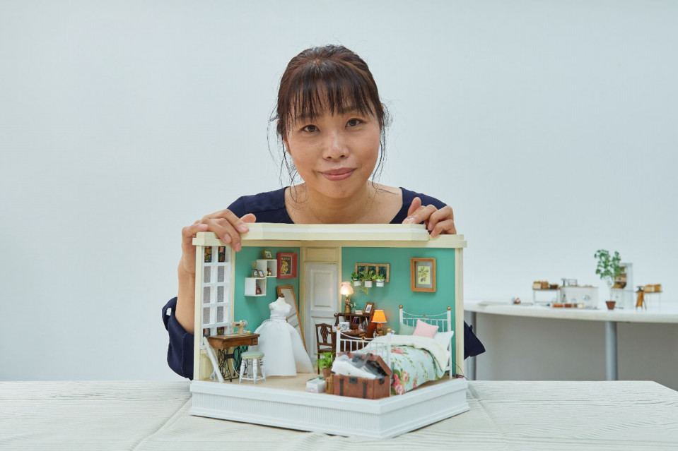 長岡京の女性アーティストが作り出す「ドールハウス」の世界を探訪 