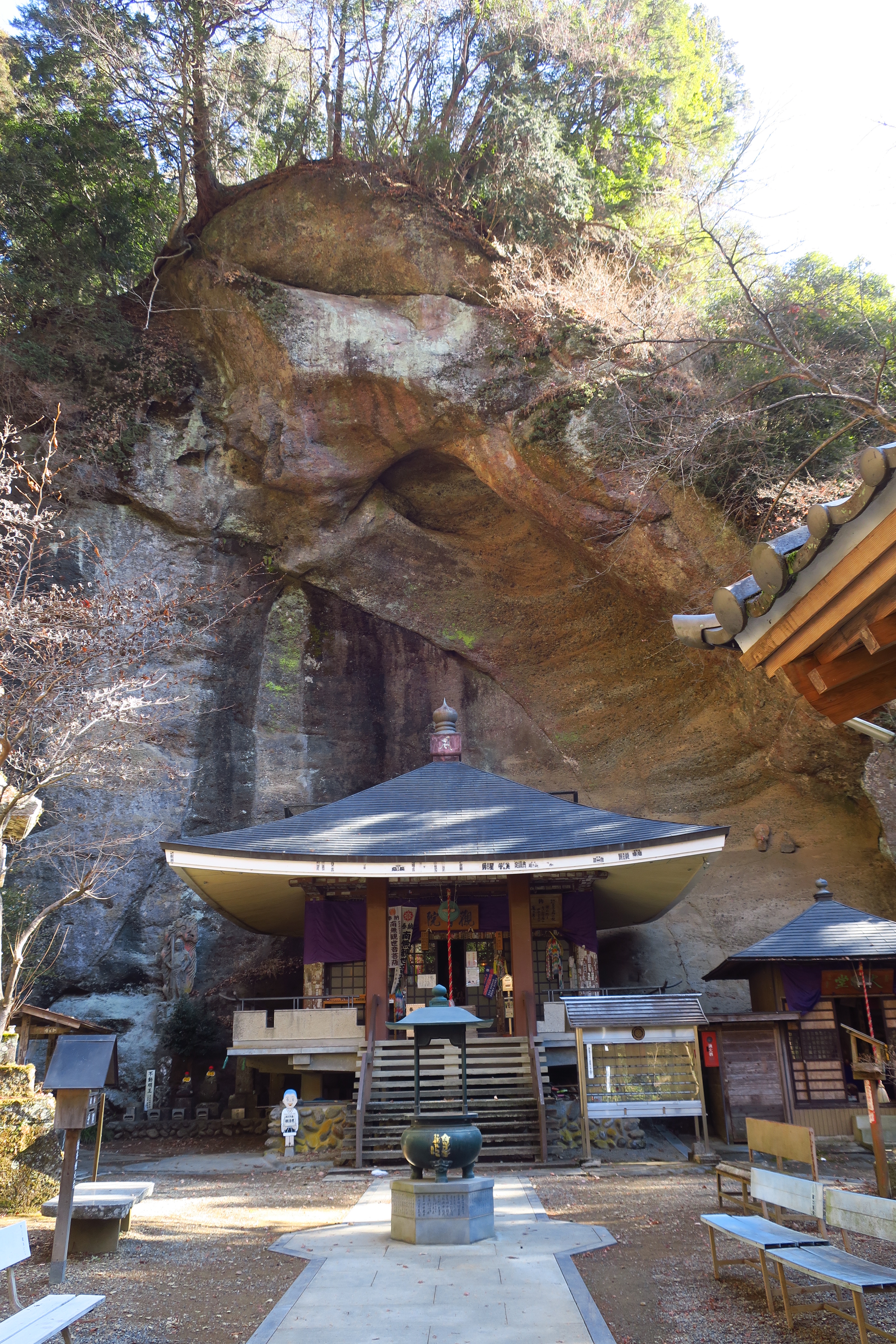 秘境の山寺ウォーキング】秩父札所31番鷲窟山観音院 | Lutra