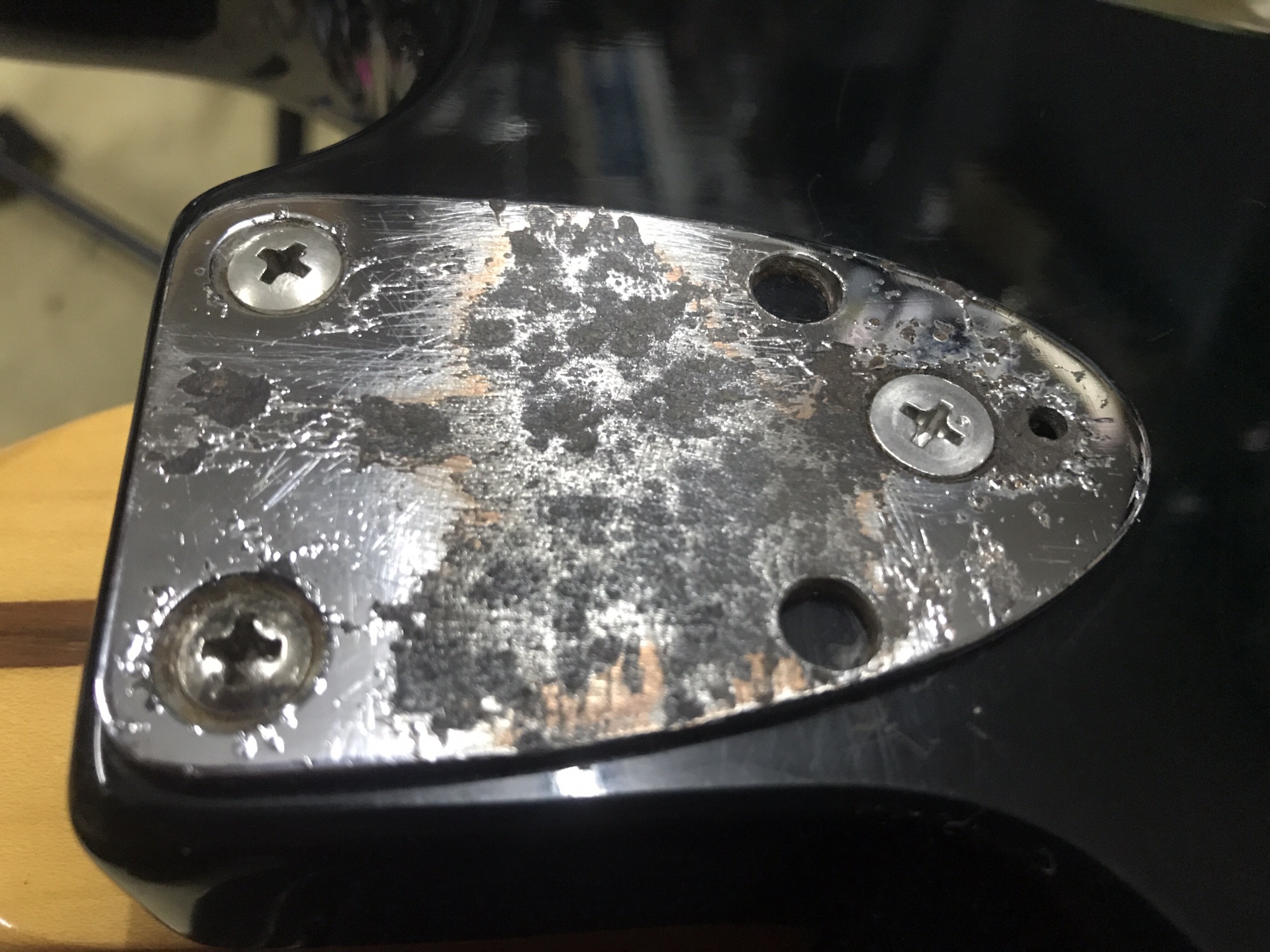 フェルナンデス石ロゴ ラージヘッド 三点止め | VALENTINE COMPANY web