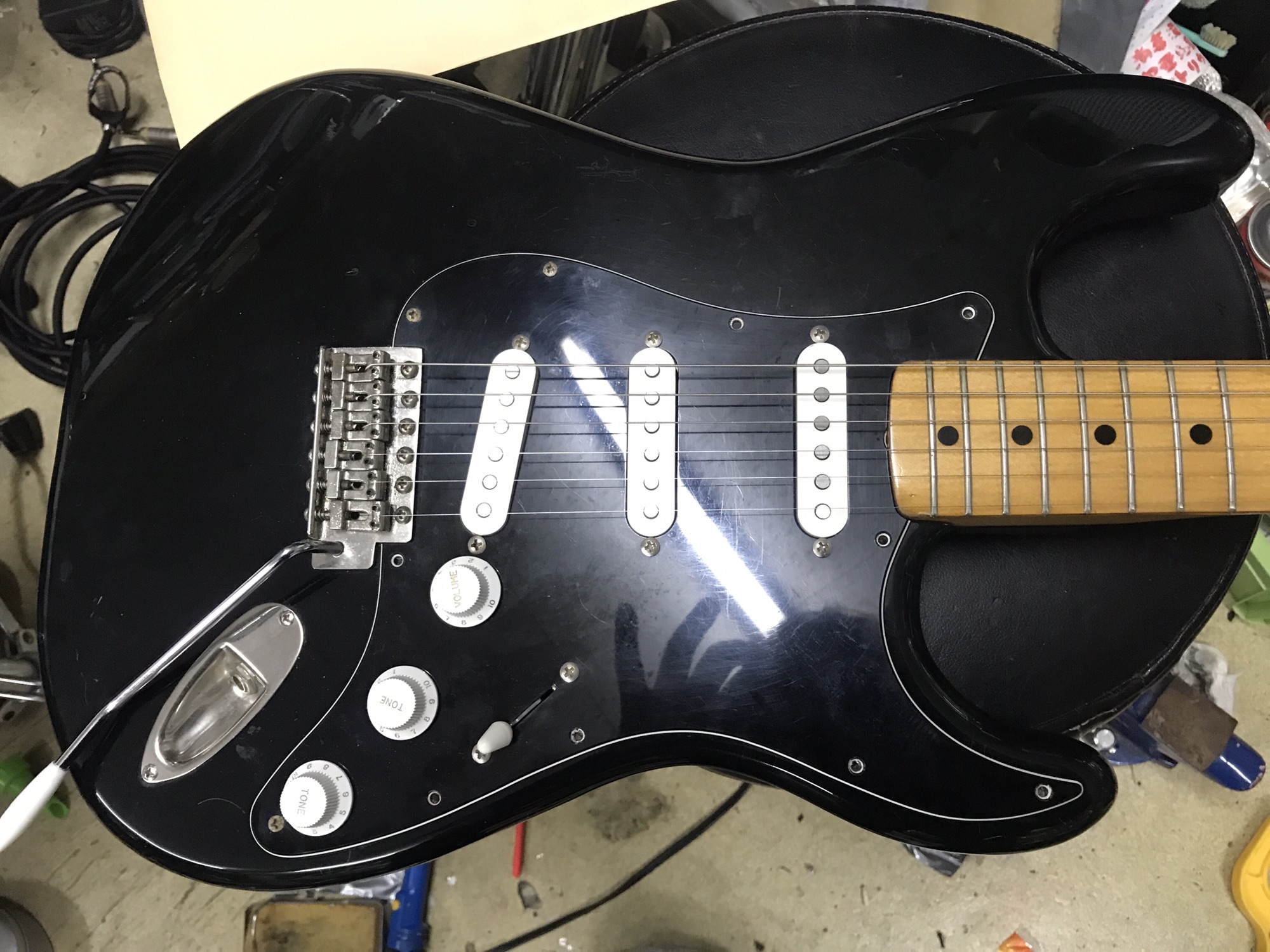 フェルナンデス石ロゴ ラージヘッド 三点止め | VALENTINE COMPANY web