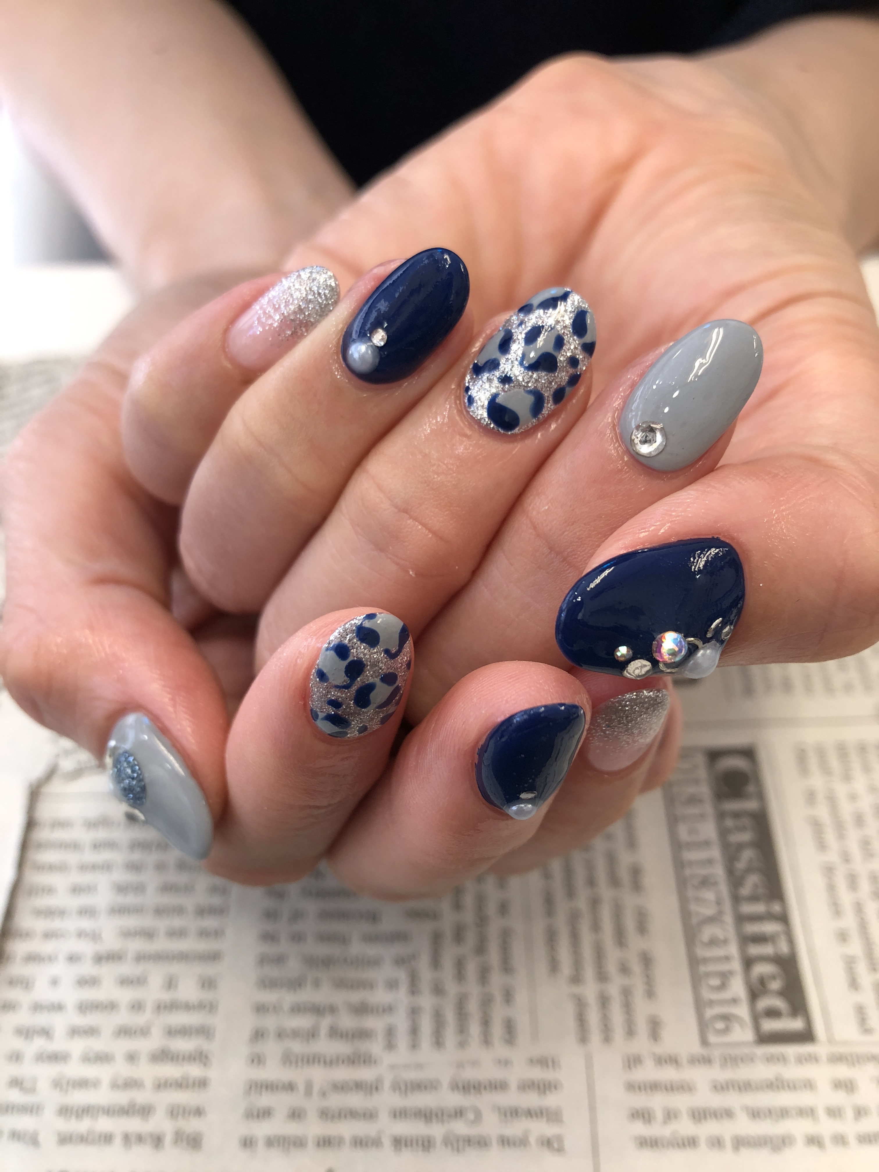 キラキラヒョウ柄ネイル 伊丹ネイルサロン Nail Gallery Avant アヴァン