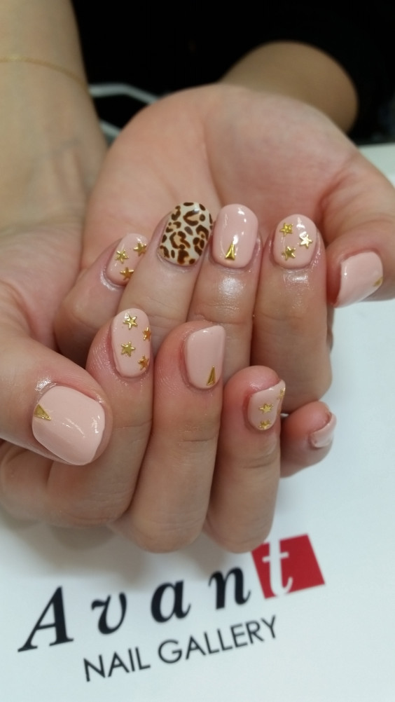 ヒョウ柄 スタッズネイル 伊丹ネイルサロン Nail Gallery Avant アヴァン