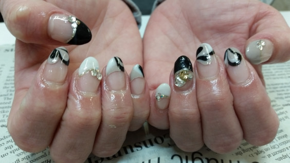 プッチ柄フレンチネイル 伊丹ネイルサロン Nail Gallery Avant アヴァン