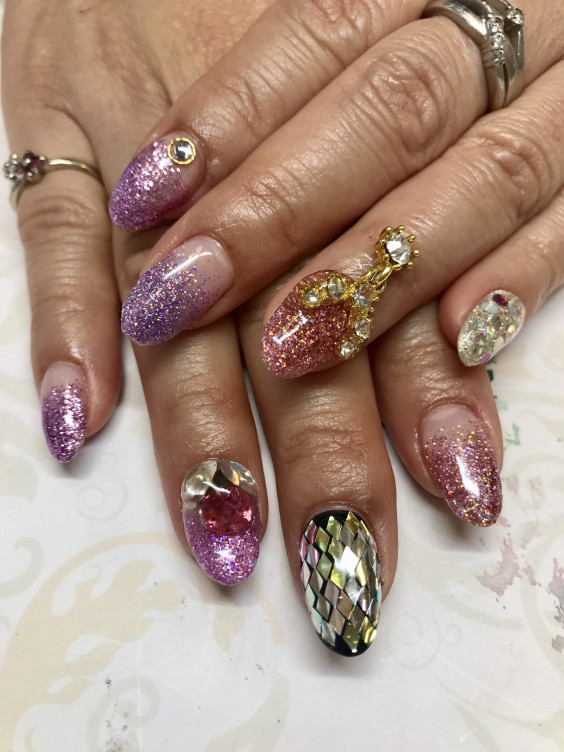 ギラギラネイル 伊丹ネイルサロン Nail Gallery Avant アヴァン