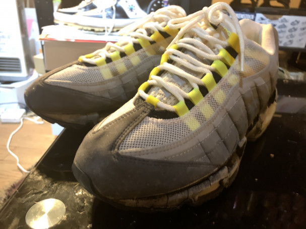 本日公開。air max 95のソールのお修理、ご修復を明日から受付開始致し 