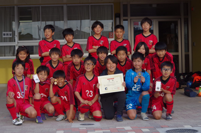 32期5年生 コスモリーグ優勝 八王子七小サッカークラブ 八王子七小sc 東京都八王子市の少年サッカークラブ