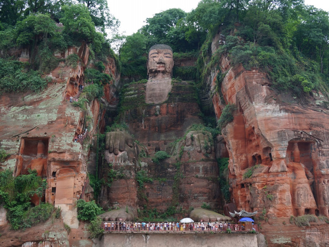 世界最大の大きさの像は中国の楽山大仏 その大きさは約71m 2位の大きさの像は 今日もどこかの世界遺産 今日もどこかの世界遺産 世界遺産 ブログ 旅行記