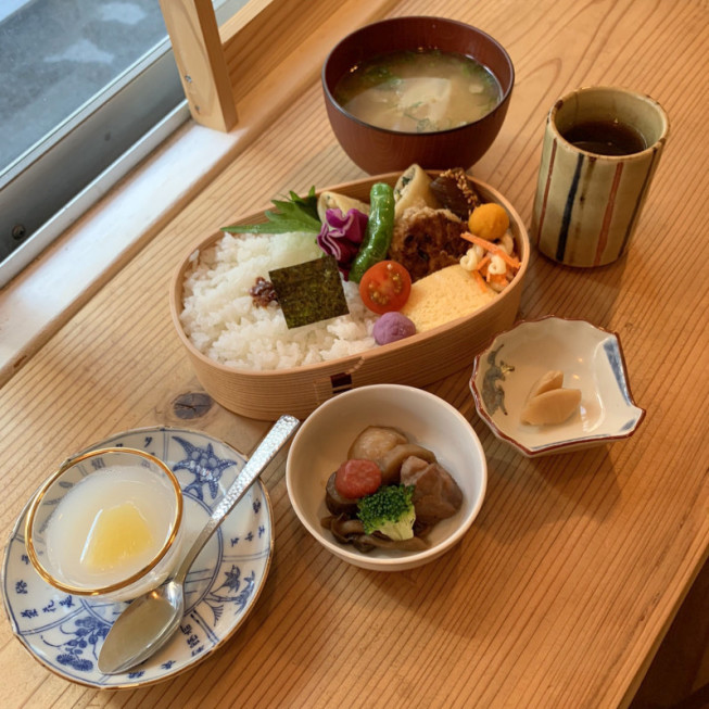 和食 青と赤 12月の平日開店です あべのながや六