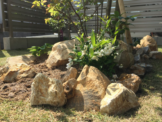 お気に入りの木と暮らす庭 やまと庭園