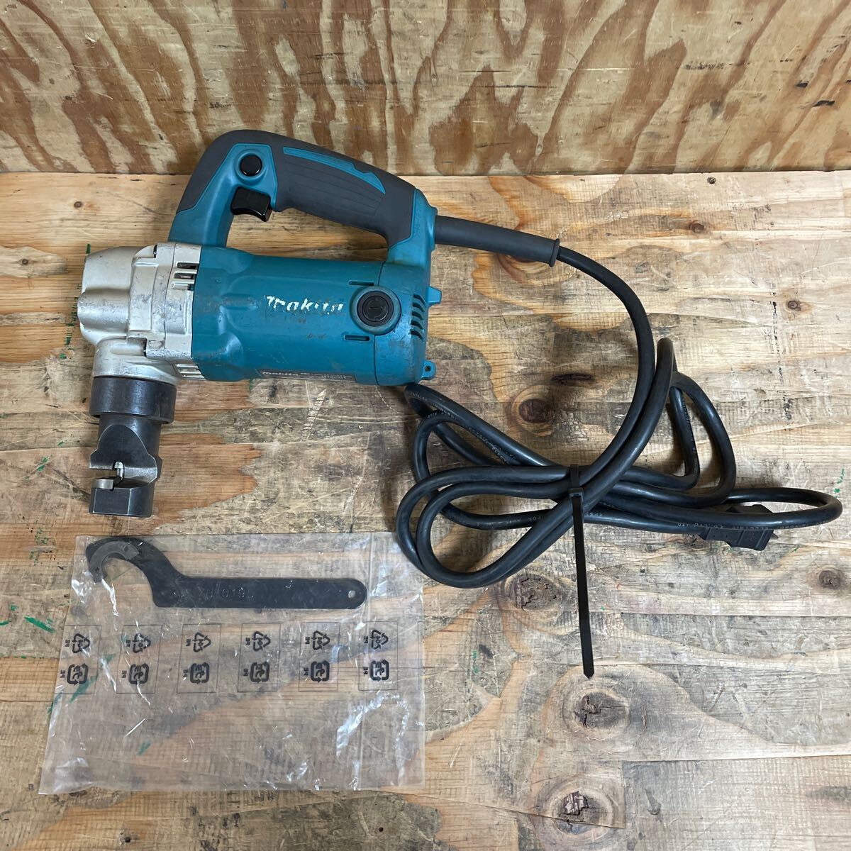 makita マキタ 3.2mm ニブラ JN3201 の高価買取なら、電動工具の買取屋 
