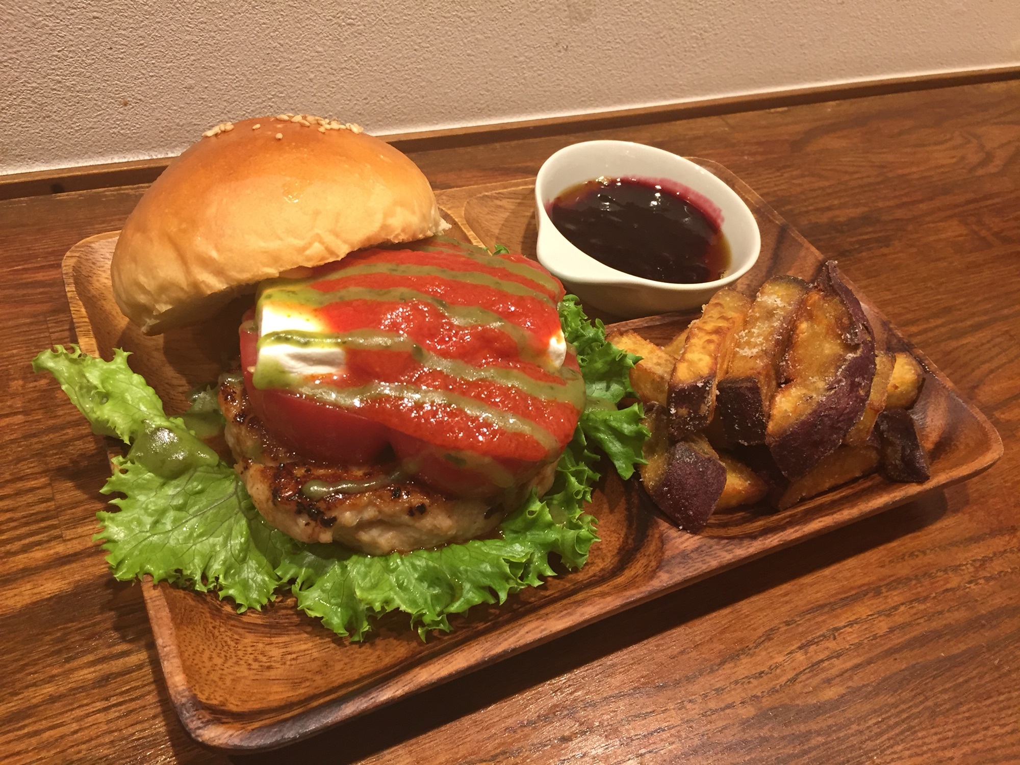 COCKTAIL HAMBURGERS