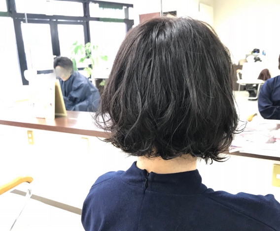 切りっぱなしボブにパーマがよく合う 公式 横須賀 汐入 ドブ板の美容専門チームre I レイ 岡田心也